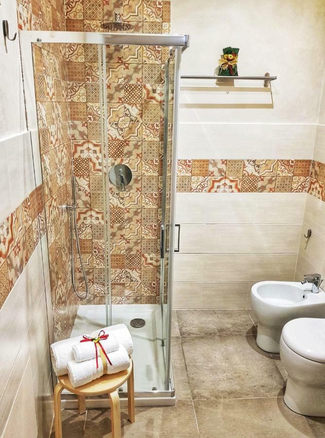Essentia Rooms- Ortigia Holidays Syracuse Bagian luar foto