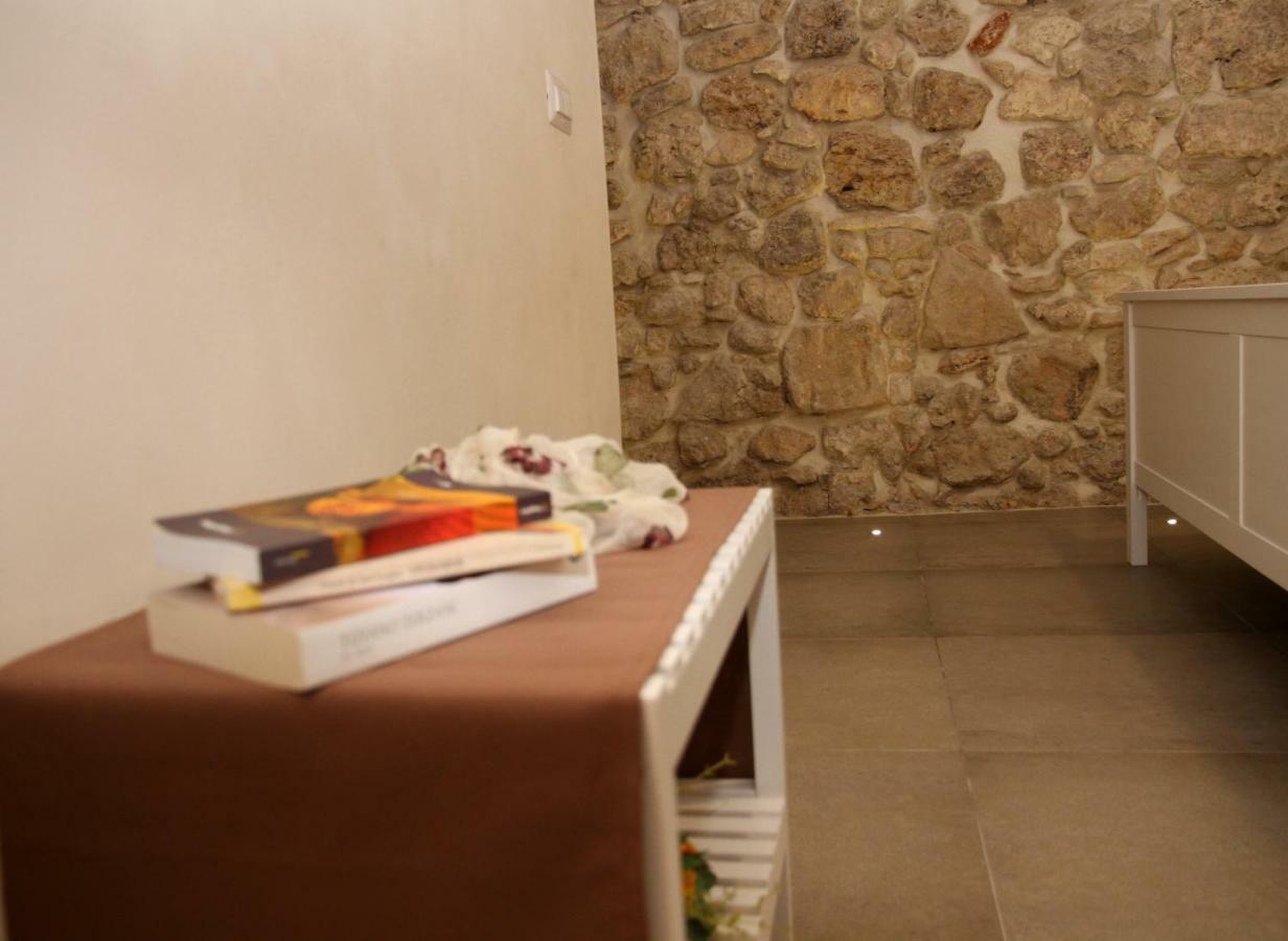 Essentia Rooms- Ortigia Holidays Syracuse Bagian luar foto
