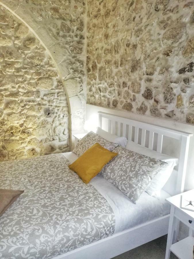 Essentia Rooms- Ortigia Holidays Syracuse Bagian luar foto