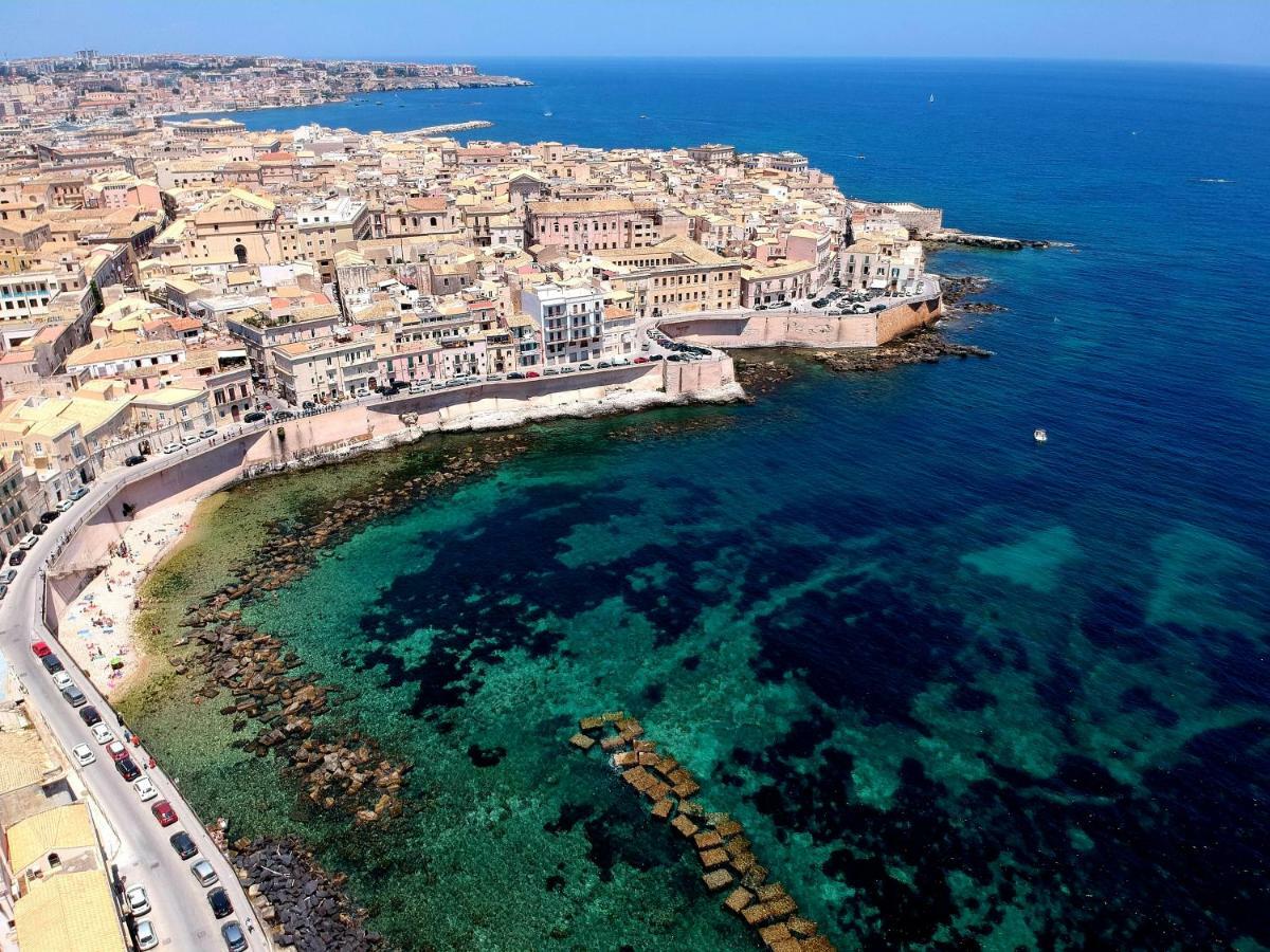 Essentia Rooms- Ortigia Holidays Syracuse Bagian luar foto